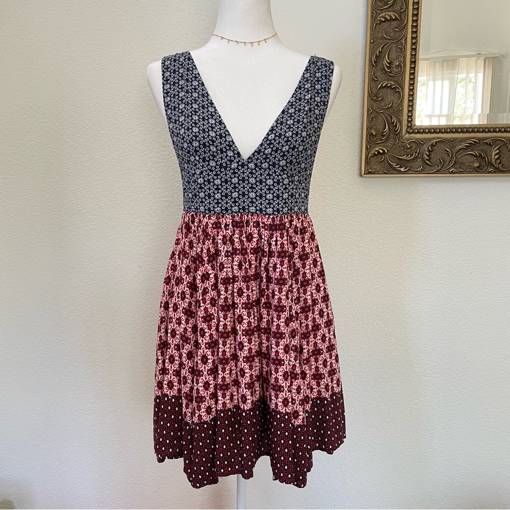Lulus / La Vie en Roses Navy Blue and Red Floral Print Dress : S